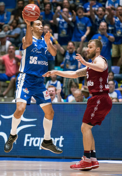 更多时候他 更多时候他