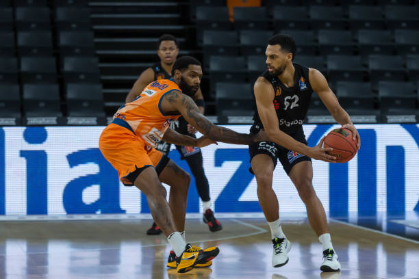 仅激励着年 仅激励着年